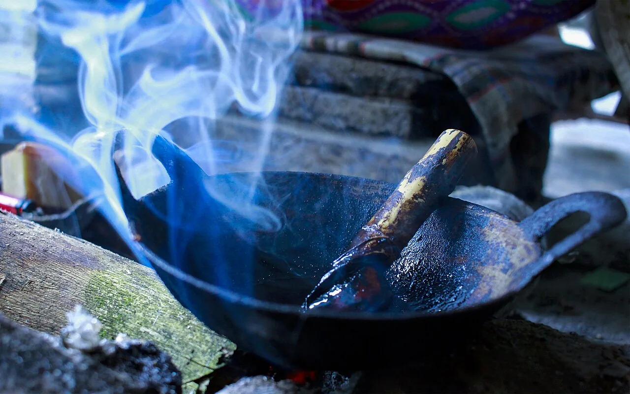 Canting en was voor het maken van batik — Gereedschap voor batik · sfeerbeeld